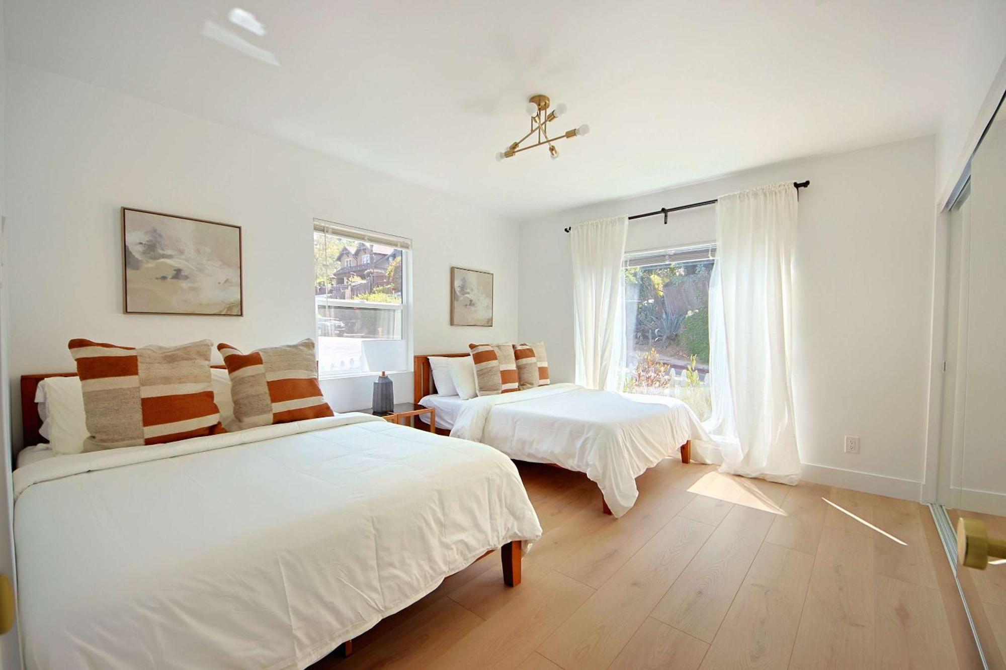 Chic 2b2b W Views Near Sunset Blvd Appartement *